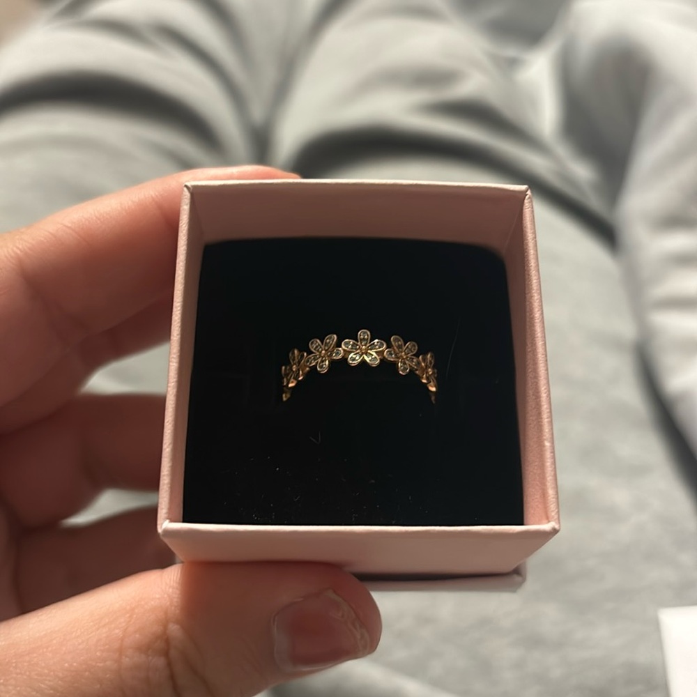 Pandora Rose Gold Daisy Ring